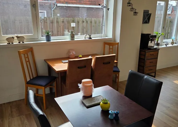 Heerlijk Dromen In 't Maantje * Валвейк